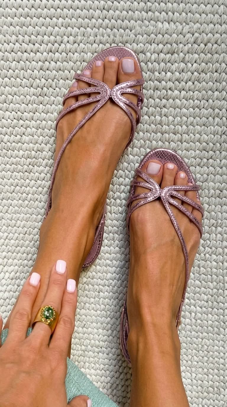 Serafina | Sandalias Doradas Esencia Estival